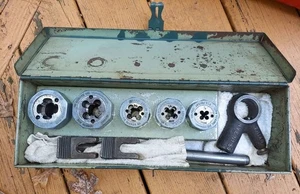 Vintage TRIAD NYE No.50 Pipe Threader Die Ratchet Kit / Pipe Cutter /  NOS Dies - Picture 1 of 1