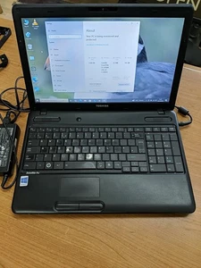 Toshiba Satellite C660-2F9 Core i3 4 GB RAM 120 GB SSD Windows 10 Pro Read Disc - Picture 1 of 8