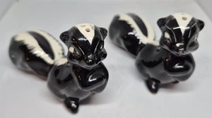 Relco set Skunk Salt Pepper Shaker With Stoppers Black Ceramic Vintage CUTE - Picture 1 of 14