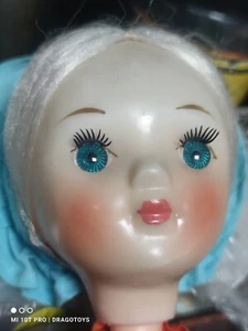 VINTAGE SPIELZEUGPUPPE MÄDCHEN VOLKSFRAU VINYL KUNSTSTOFF STOFF SOWJETZEIT UDSSR CCCP - Bild 1 von 24