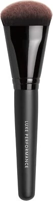 LUXE PERFORMANCE BRUSH - Image 1 of 2