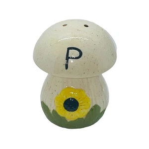 Vintage Large Mushroom Ceramic Pepper Shaker With Yellow Flower Speckled READ 4" - Imagen 1 de 4