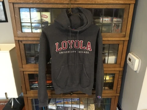 VTG Loyola Ramblers Patched SEWN CHAMPION Gray Spell Out Hoodie SZ S - Cool Cover