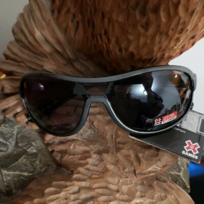 НОВЫЕ ДЕТСКИЕ СОЛНЦЕЗАЩИТНЫЕ ОЧКИ XGAMES ОБЕРТОЧНЫЕ ЛИЦЕНЗИРОВАННЫЕ СПОРТИВНЫЕ ДЕТСКИЕ/МОЛОДЕЖНЫЕ МАТОВЫЕ СЕРЫЕ - Изображение 1 из 4