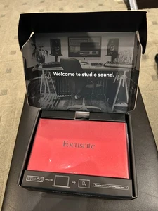 Focusrite Scarlett 2i2 4th Gen 2-in 2-out USB Music Audio Recording Interface - Picture 1 of 2