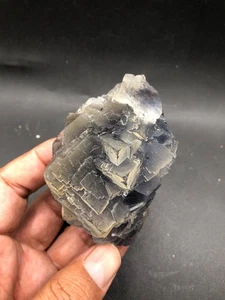 Muestra de cristal de fluorita púrpura crudo 265 g - racimo mineral natural en matriz - Imagen 1 de 17