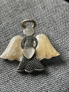 Broche Ángel de la Guarda Corazón Vintage Esmalte Tono Plata Halo Retro Prendedor Religioso - Imagen 1 de 6