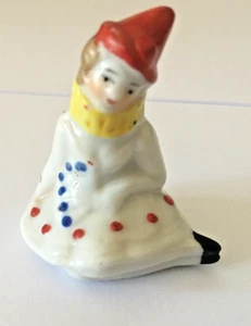 Art Deco Vintage unusual seated girl clown pierrette half doll 1.5" (4cm) - Picture 1 of 4