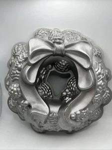 Nordic Ware Wreath Bundt Cake Pan Christmas Cast Baking 12” Large Vintage - Picture 1 of 18