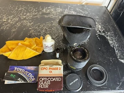 Vintage TOYO OPTICS  35-75mm 1;3.5-4.8 LENS for EOS DSLR Cameras Japan macro - Image 1 of 2