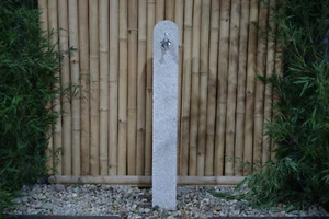 Wasserzapfsäule Granit fein gestockt, Wasserzapfstelle, Außenwasserhahn - Bild 1 von 5