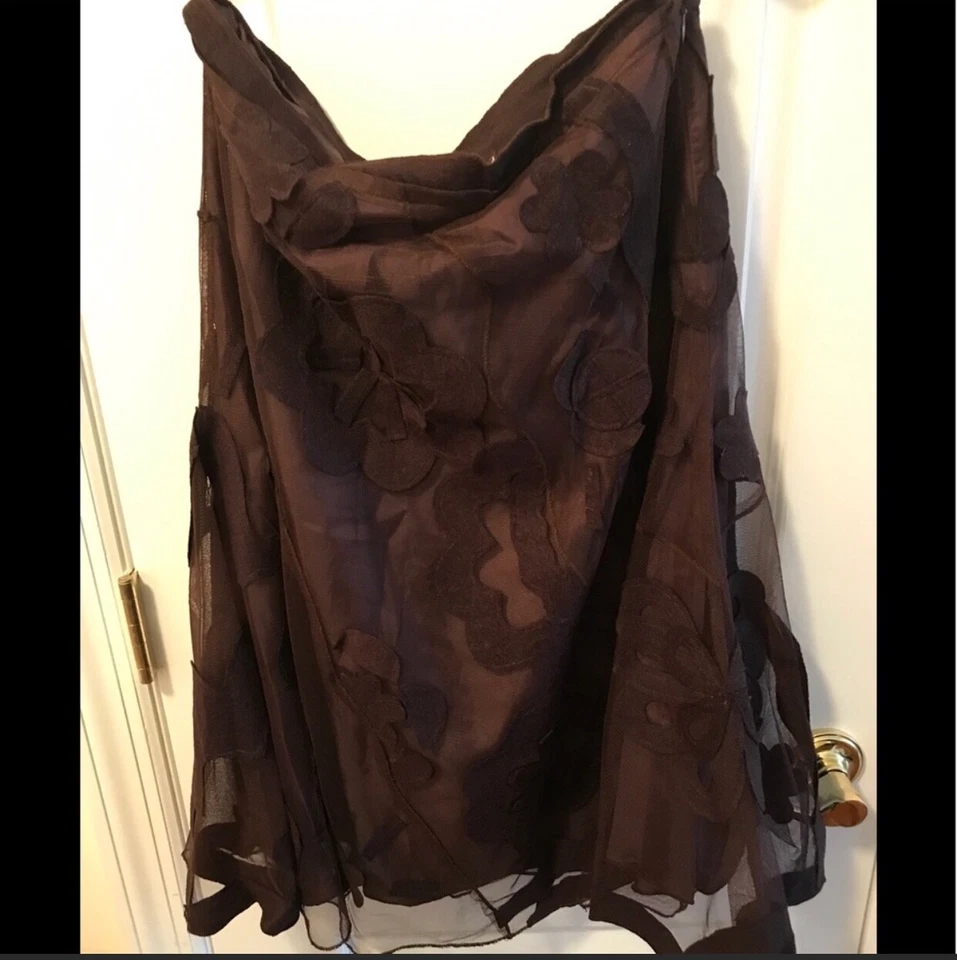 Falda Anthropologie Lolita marrón apliques florales talla M, Usada en Excelente Condición  Foto 1 de 4