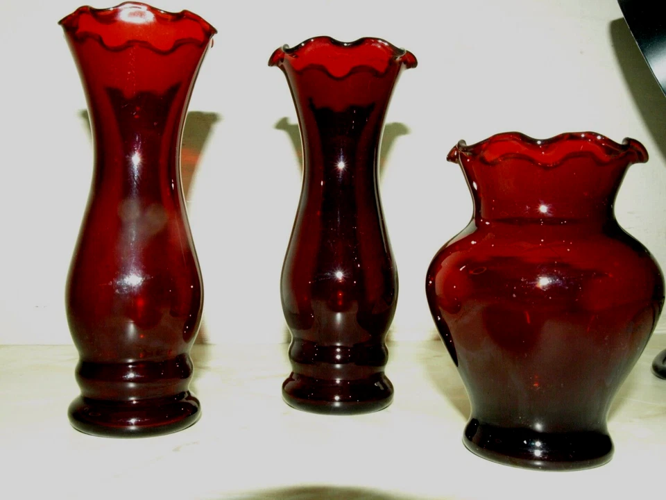 Anchor Hocking Royal Ruby Red . 3 Pieces as showing - Image 1 of 1