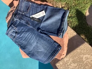 LIVERPOOL Marley Bermuda Jean Shorts Women's Sz 2 / 26 NWT - Picture 1 of 4