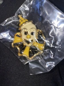 VINTAGE GOLD ENAMEL CLOWN COLLECTIBLE PIN BROOCH - Picture 1 of 2