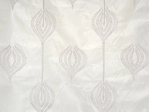 Lee Jofa 	Allegra Hicks Groundworks Fabric double width TULIP EMBROIDERY MAUVE  - Picture 1 of 1