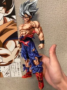 personaggio in resina dragon ball super saiyan goku personalizzato - Foto 1 di 5