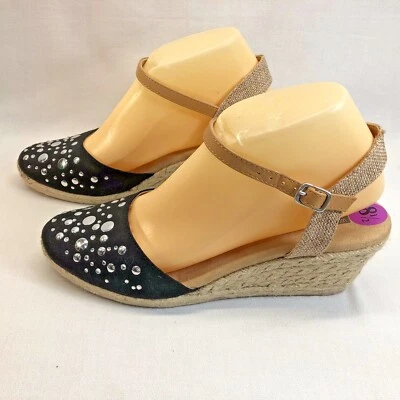 White Mountain Womens Sandal 8.5M Black Silver Dots Wedge Heel Shoes New - Image 1 of 4