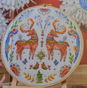 Kreuzstichkarte - Atemberaubende Volkskunst Weihnachten Reifen Blumen Rentier Rotkehlchen - Bild 1 von 1