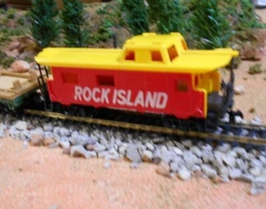 HO Scale: Tyco Rocky Mountain Line Caboose; Vintage Model Railroad Train - Picture 1 of 5