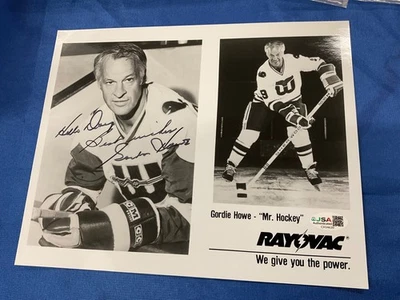 GORDIE HOWE “Mr. HOCKEY “ SIGNED RAY O VAC PERSONALIZED TO DOUG  JSA CH 34620 - Image 1 of 4