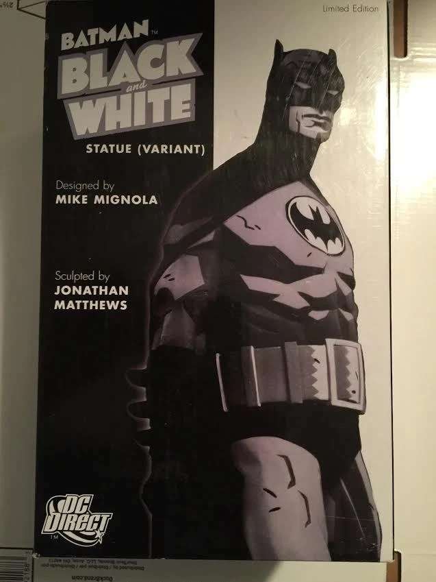 Batman Black & White statue SECOND EDITION Mike Mignola  - Image 1 of 1