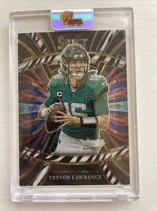 Fútbol Selecto 2022 Trevor Lawrence Phenomenon Zebra #PHE-3 - Imagen 1 de 2