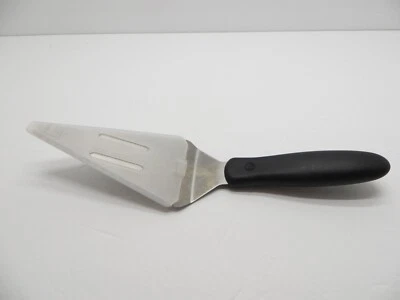 Pampered Chef Perfect Pie/Cake Slicer Serrated Wedge-Shaped Slice' N w/ Cover - Image 1 of 4