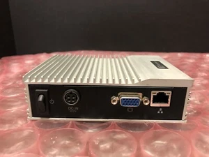 Computadora de caja integrada sin ventilador Axiomtek eBOX510-820-FL1 - Imagen 1 de 6