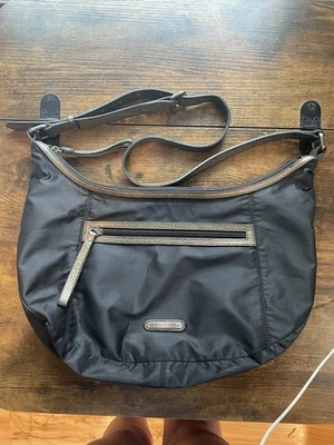 Bandolera Burberry, azul marino y plateada, nailon, cuero, con certificado de autenticidad Foto 1 de 4