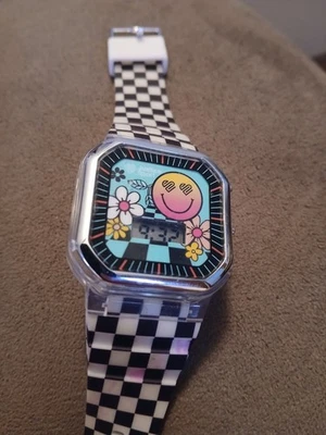 Reloj Justice Unisex Niño Cara Sonriente Bandera A Cuadros Negro Blanco Correa Silicona Foto 1 de 4