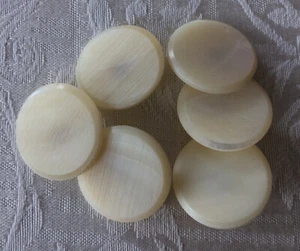 Perlmuttknöpfe: 6 weiße Knöpfe, 18mm - Bild 1 von 2