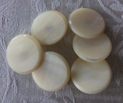 Perlmuttknöpfe: 6 weiße Knöpfe, 18mm - Bild 1 von 2