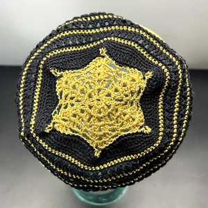 Gorra de punto de ganchillo judía Kipá Serugah Yarmulke negra dorada estrella de David - Imagen 1 de 17