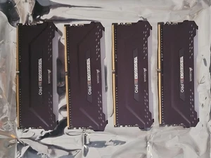Corsair Vengeance RGB Pro 32GB Kit (4x8GB) RAM DDR4 3200MHz CMW32GX4M4Z3200C16 - Picture 1 of 6