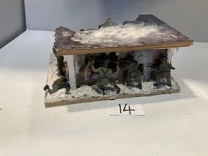 Diorama 2. Weltkrieg 1/32 Maßstab amerikanische Truppen unter Angriff - Winterszene - Bild 1 von 6