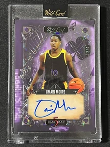 Omari Moore 2024 Wild Card 5 Card Draw Viola AUTO #d 3/4 San Jose State Raptors - Foto 1 di 4