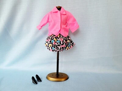Conjunto de traje de maestra muñeca Barbie de "Caring Careers" - años 90 vintage Foto 1 de 4
