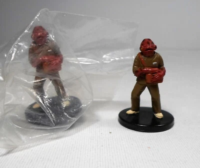 STAR WARS MINIATURES 2007 FORCE UNLEASHED #17 REBEL 8 MON CALAMARI MEDIC SET - Image 1 of 4