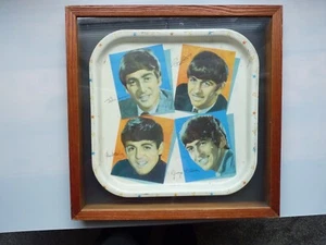 VINTAGE SAMMLERSTÜCK 1960er BEATLEMANIA THE BEATLES GETRÄNKE TABLETT GERAHMT 16" X 16" - Bild 1 von 8