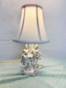 Vintage Ceramic Colonial Couple Lamp and Shade Made in Occupied Japan Tested - Picture 1 of 20