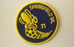 TOPPA IN TESSUTO SPRINGFIELD 1971 STINGERS SOCCER CLUB Vintage VA. USA - Foto 1 di 2