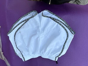 Nike Women's Dri-Fit Running Shorts SZ S (624278) WHITE/BLACK GREAT CONDITION - Picture 1 of 8