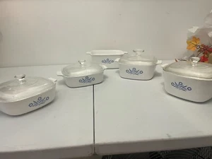 Vintage Corning Ware Casserole Dishes. Set Of 5 With 4 Pyrex Lids . - Picture 1 of 7