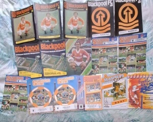 BLACKPOOL FC HOME PROGRAMMES 1980-1989 X 16 TO CHOOSE FROM X5 WITH TICKET STUBS - Picture 1 of 17
