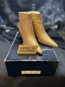 COLIN STUART GOLD LEATHER ANKLE BOOTS SZ 6.5M NIB - Picture 1 of 4