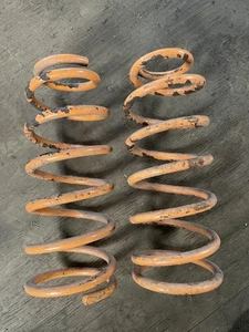2x Muelle helicoidal delantero para Nissan Patrol Y60 / Y61 2.8TD / 3.0TD / 4.2TD (1988-2006) - Imagen 1 de 3