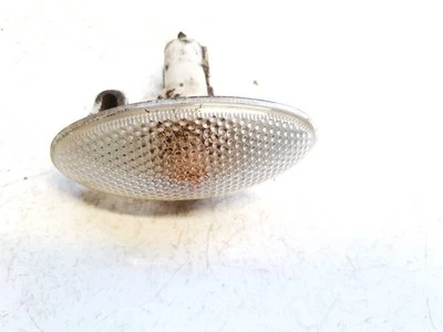 Suzuki Grand Vitara 2006 repetidores laterales transparentes derecho 6r010742, Genu #2220919-04 Foto 1 de 4