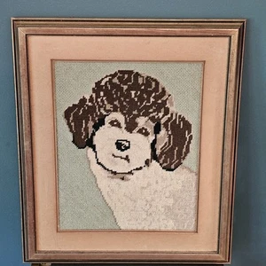Needlepoint Art Poddle Vintage Enmarcado 16x14" Firmado Perro Cacahuete 1986 Hecho a Mano - Imagen 1 de 12
