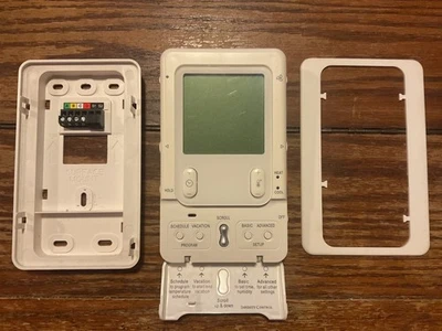 Carrier SYSTXCCUID01-B Infinity Programmable Digital Thermostat - Image 1 of 4